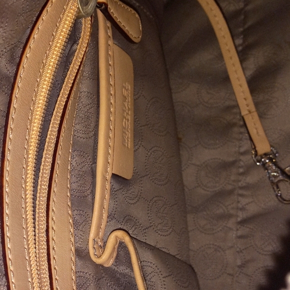 Huge Michael Kors Silver Metallic Speedy Duffel type bag must see - Picture 7 of 7